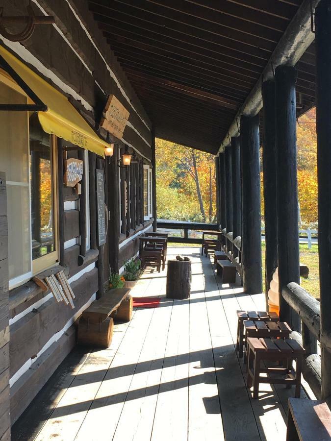 The Yurts At Margo'S Garden, Kiroro Hotel Akaigawa Exterior photo